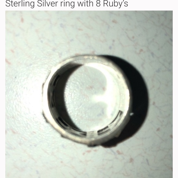 Sterling Silver ring with 8 Ruby’s - Picture 4 of 7